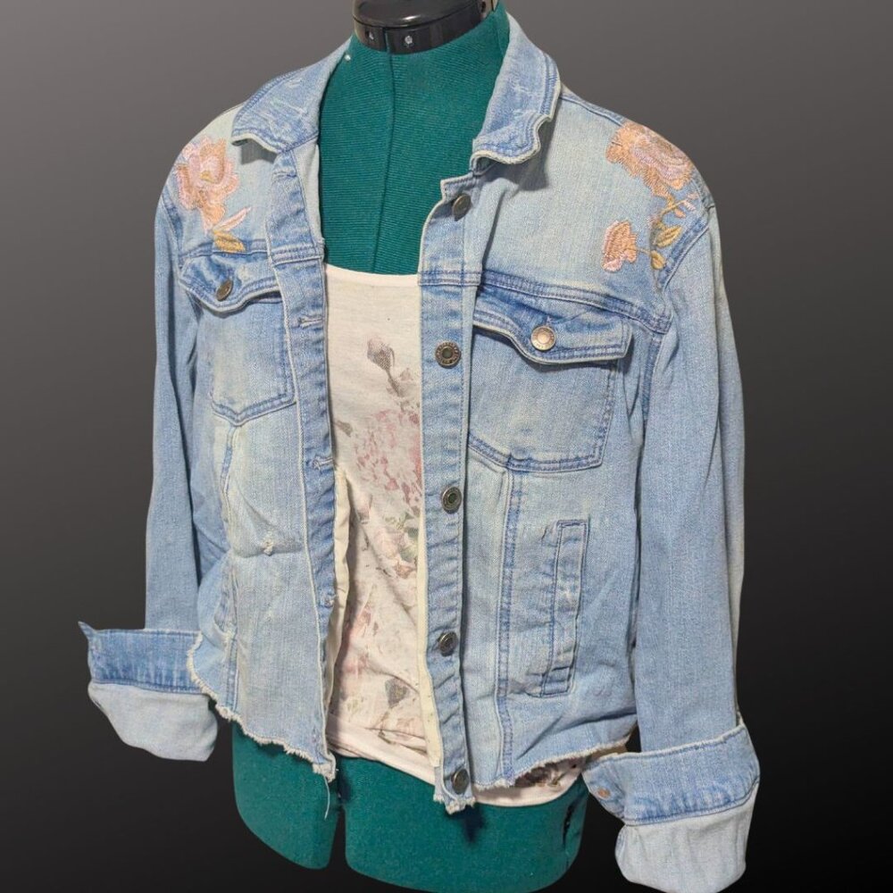 Floral Embroidered Semi Cropped Raw Edge Jean Jacket Mossimo XXL